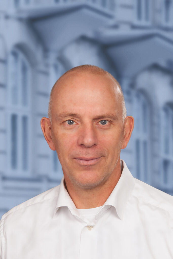 Ivar Haugaard-Hansen med V-baggrund