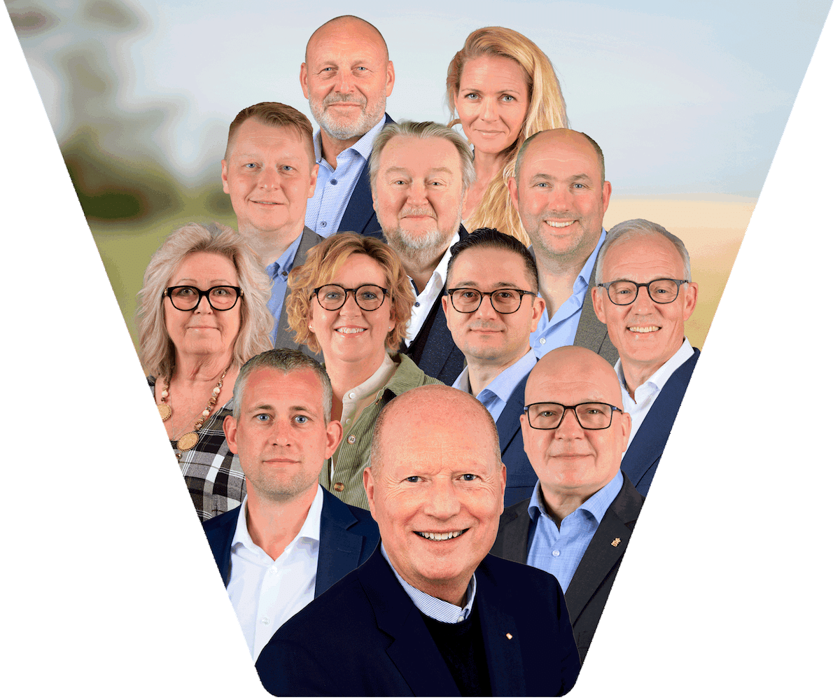 8042671 venstre solrod gruppebil lede beskåret